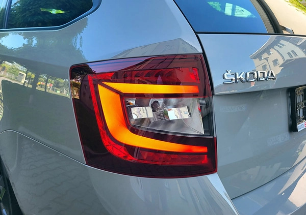 Skoda Octavia cena 91900 przebieg: 81000, rok produkcji 2018 z Rydułtowy małe 562